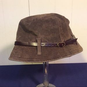 Elegant Brown Women's Hat with Leather Accent